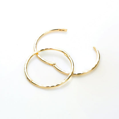 Boucles d'oreilles créoles articulées en or jaune 9 carats avec diamants taillés