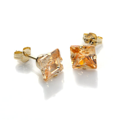 Boucles d'oreilles à tige carrées en or jaune 9 carats et zircones cubiques de 6 mm