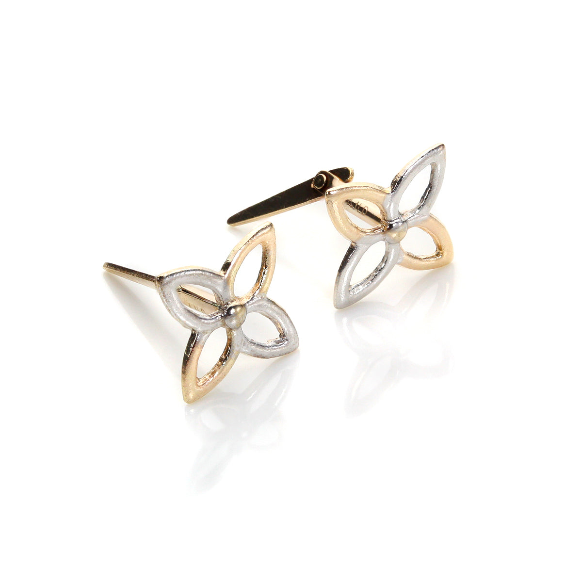 Boucles d'oreilles à tige Andralok en or mixte 9 carats, 4 pétales de fleur