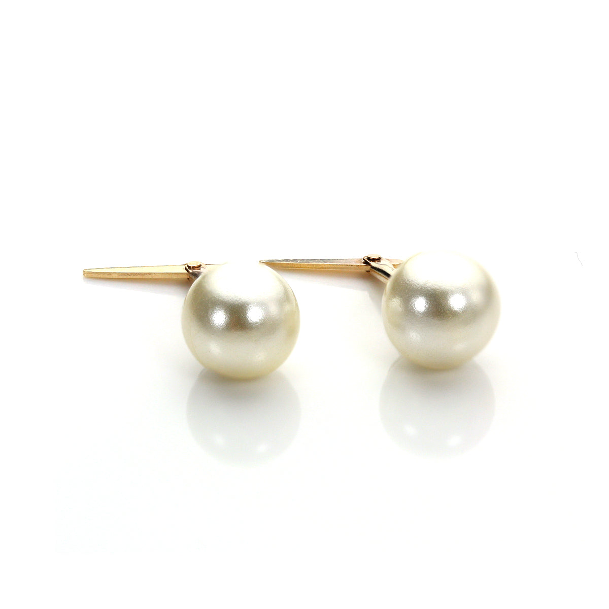 Boucles d'oreilles à tige Andralok en or jaune 9 carats avec perles artificielles