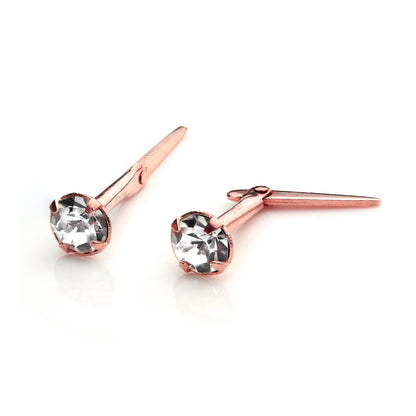 Boucles d'oreilles à tige Andralok en or rose 9 carats avec saphir aigue-marine transparent en oxyde de zirconium de 3 mm