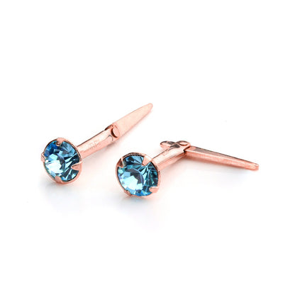 Boucles d'oreilles à tige Andralok en or rose 9 carats avec saphir aigue-marine transparent en oxyde de zirconium de 3 mm