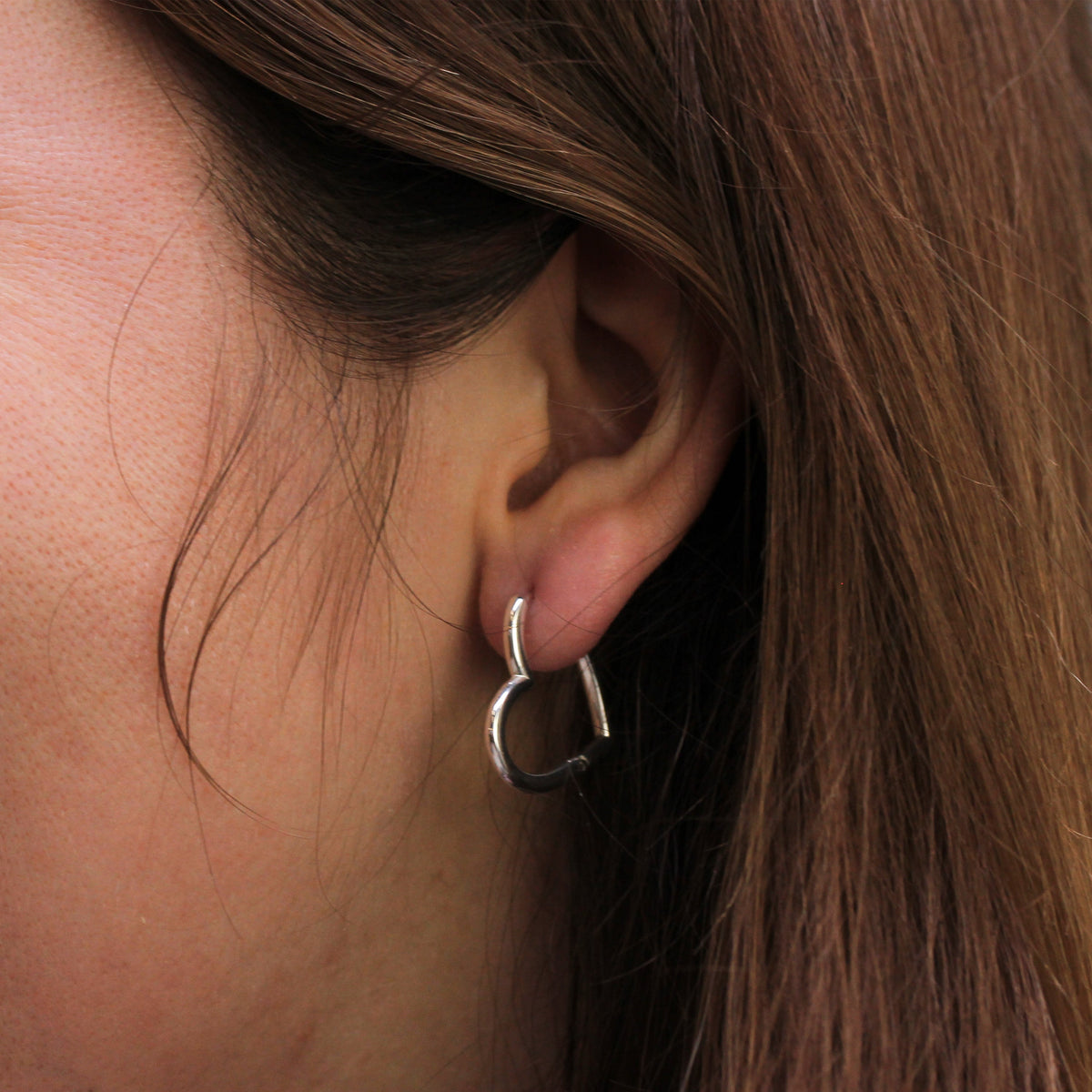 Boucles d'oreilles créoles en argent sterling en forme de cœur