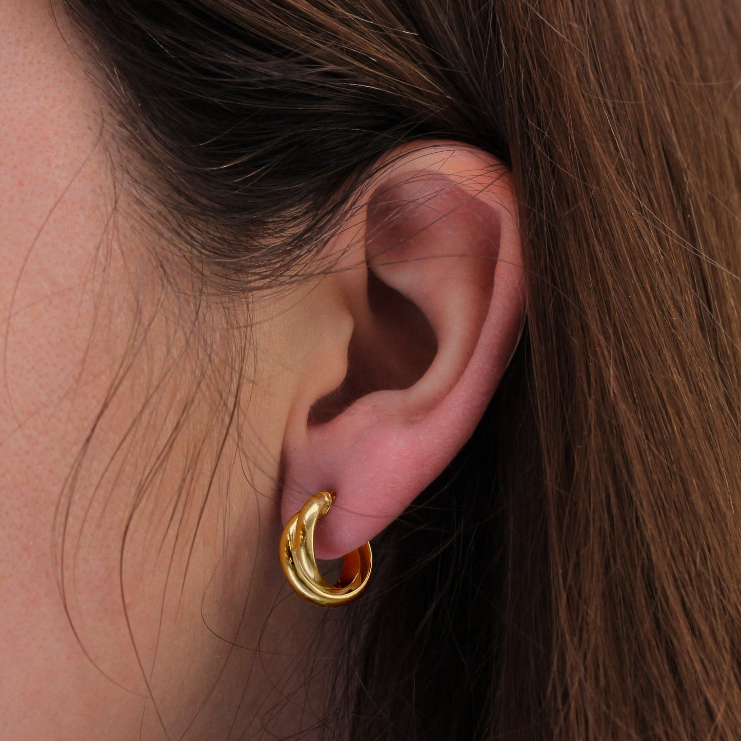 Boucles d'oreilles créoles en argent sterling plaqué or avec double corde torsadée entrelacée