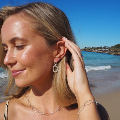 Boucles d'oreilles pendantes en argent sterling à double corde torsadée ovale