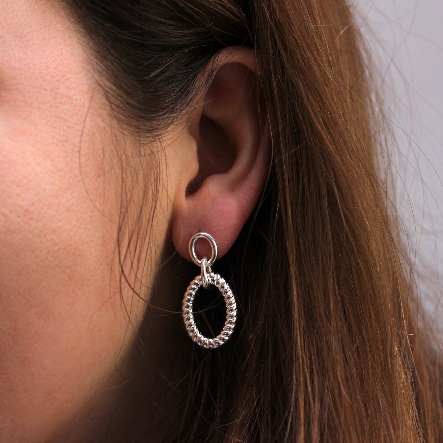 Boucles d'oreilles pendantes en argent sterling à double corde torsadée ovale