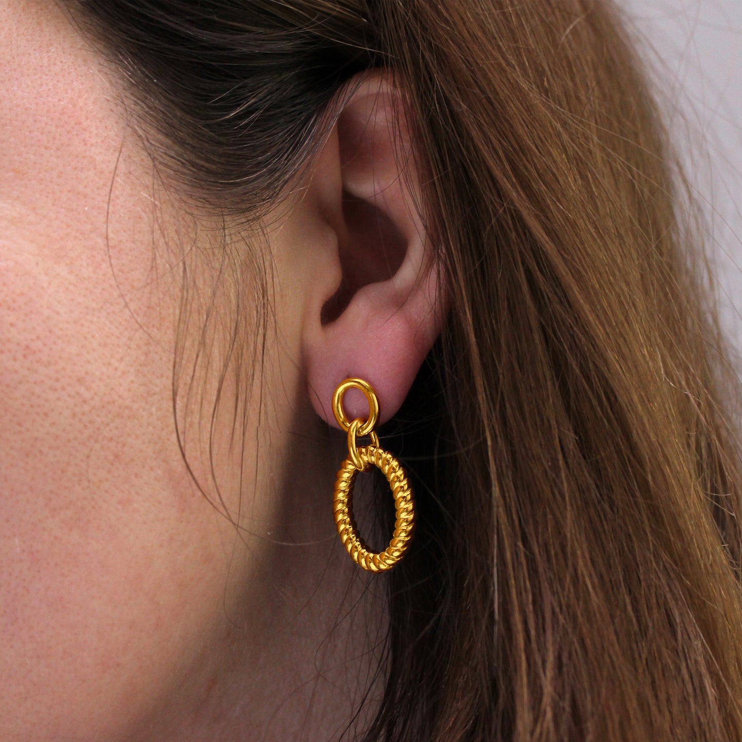 Boucles d'oreilles pendantes en argent sterling plaqué or avec double corde ovale torsadée
