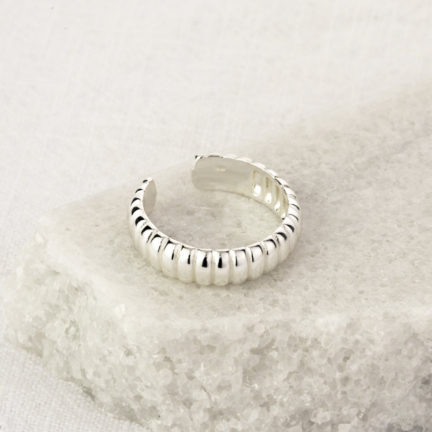 Bague ajustable en argent sterling massif texturé et strié