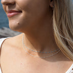 Collier fin chaîne confetti en argent sterling et émail bleu 40 cm