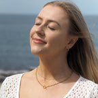 Collier fin chaîne confetti en argent sterling plaqué or et émail violet 40 cm