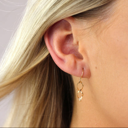 Boucles d'oreilles pendantes à double torsion en or 9 carats