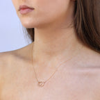 Collier avec pendentif créoles entrelacées en or 9 carats de 40 cm