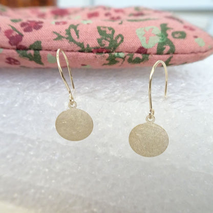 Boucles d'oreilles hameçons en or brossé 9 carats