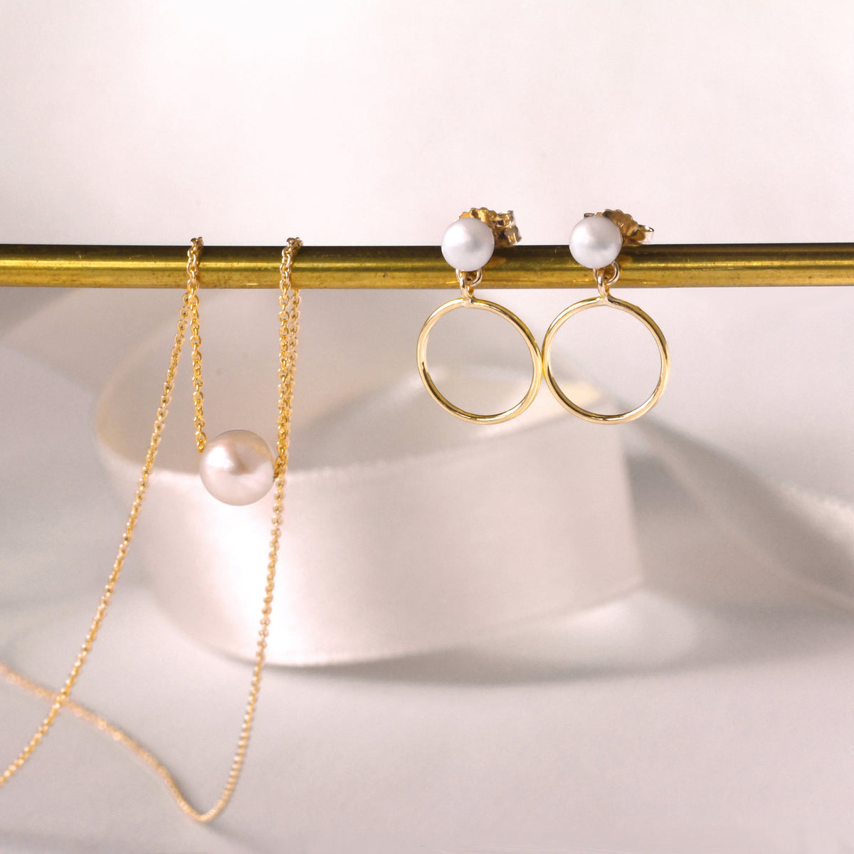 Collier en or 9 carats et perles de 5 mm, 43 cm