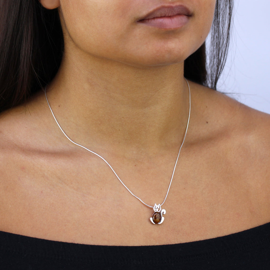 Collier avec pendentif silhouette de chat en argent sterling et ambre de la Baltique, 45 à 55 cm