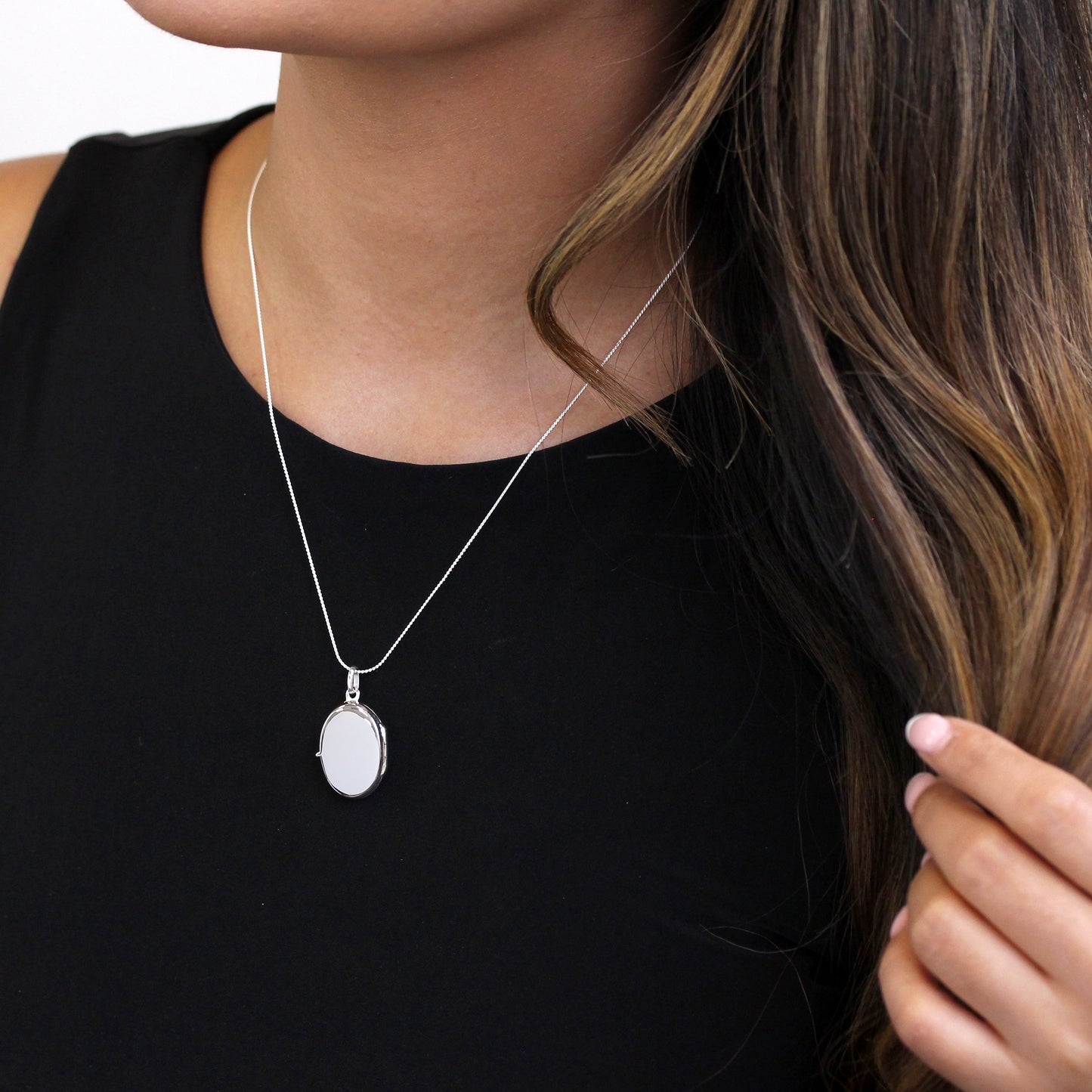 Médaillon ovale gravable en argent sterling sur chaîne de 40 à 55 cm