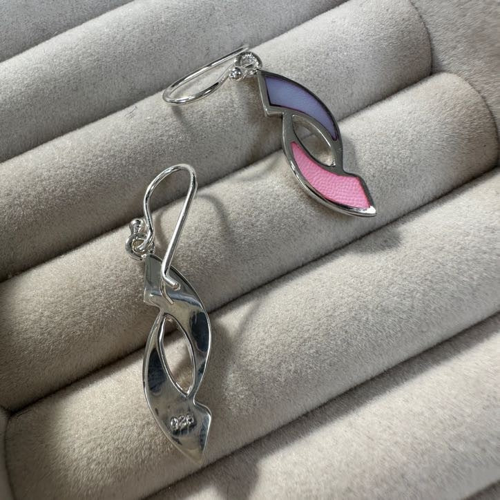 Boucles d'oreilles pendantes en argent sterling et nacre de couleur pastel, motif coup de pinceau