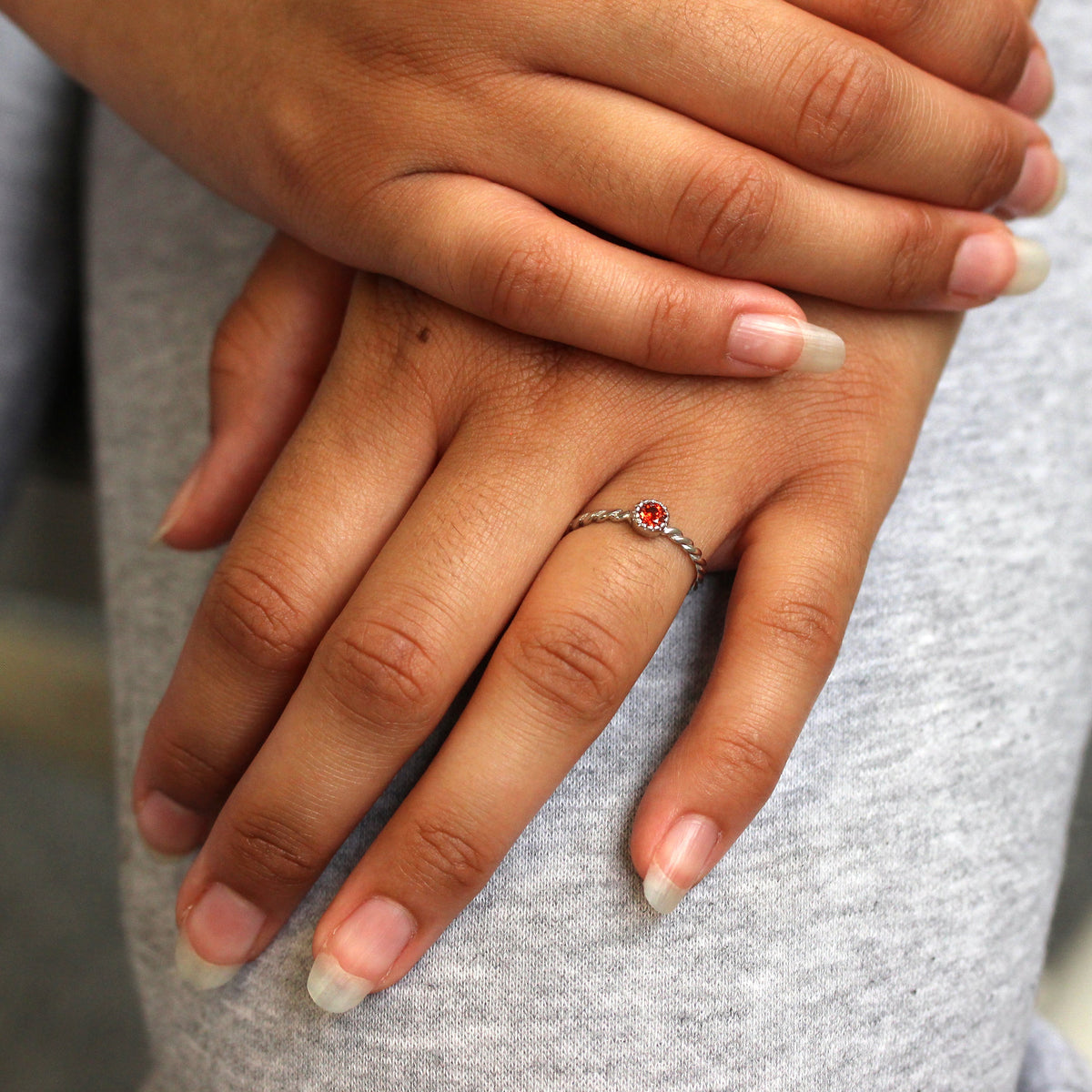 Bague en argent sterling et cristal grenat CZ, pierre de naissance de janvier, corde torsadée 48 - 62,5
