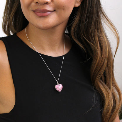 Médaillon en forme de cœur en argent sterling et nacre rose teintée, gravable, 40 à 55 cm