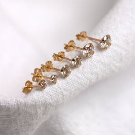 Boucles d'oreilles à tige en or jaune 9 carats avec zircones cubiques transparents
