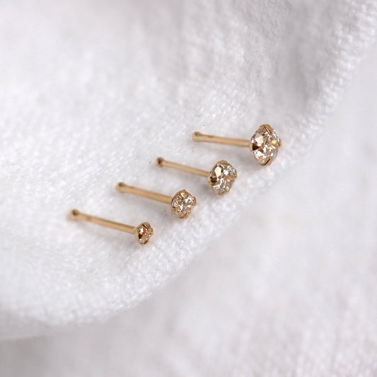 Clou de nez en or jaune 9 carats avec zircones cubiques