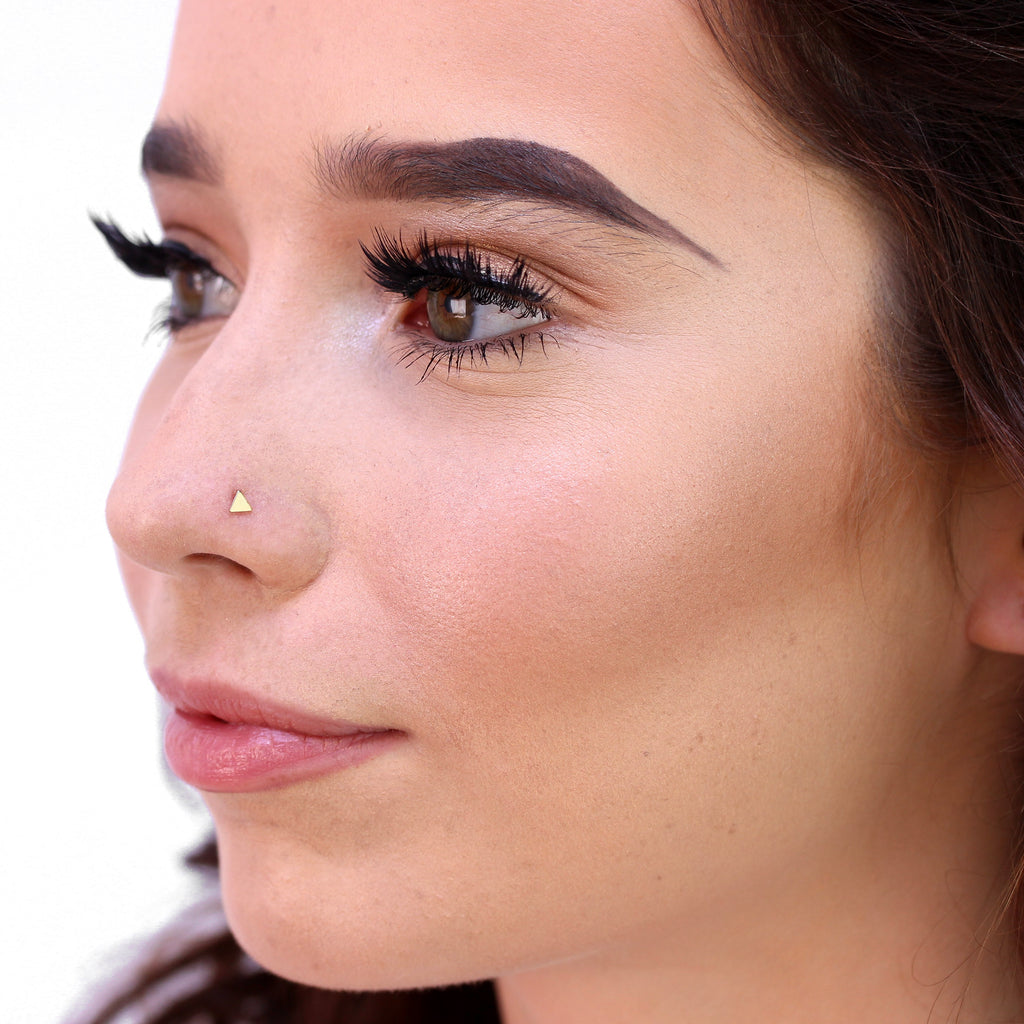 Piercing de nez triangulaire plat en or 9 carats de 3 mm