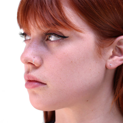 Anneau de nez et de tragus en argent sterling serti de 4 griffes, calibre 20