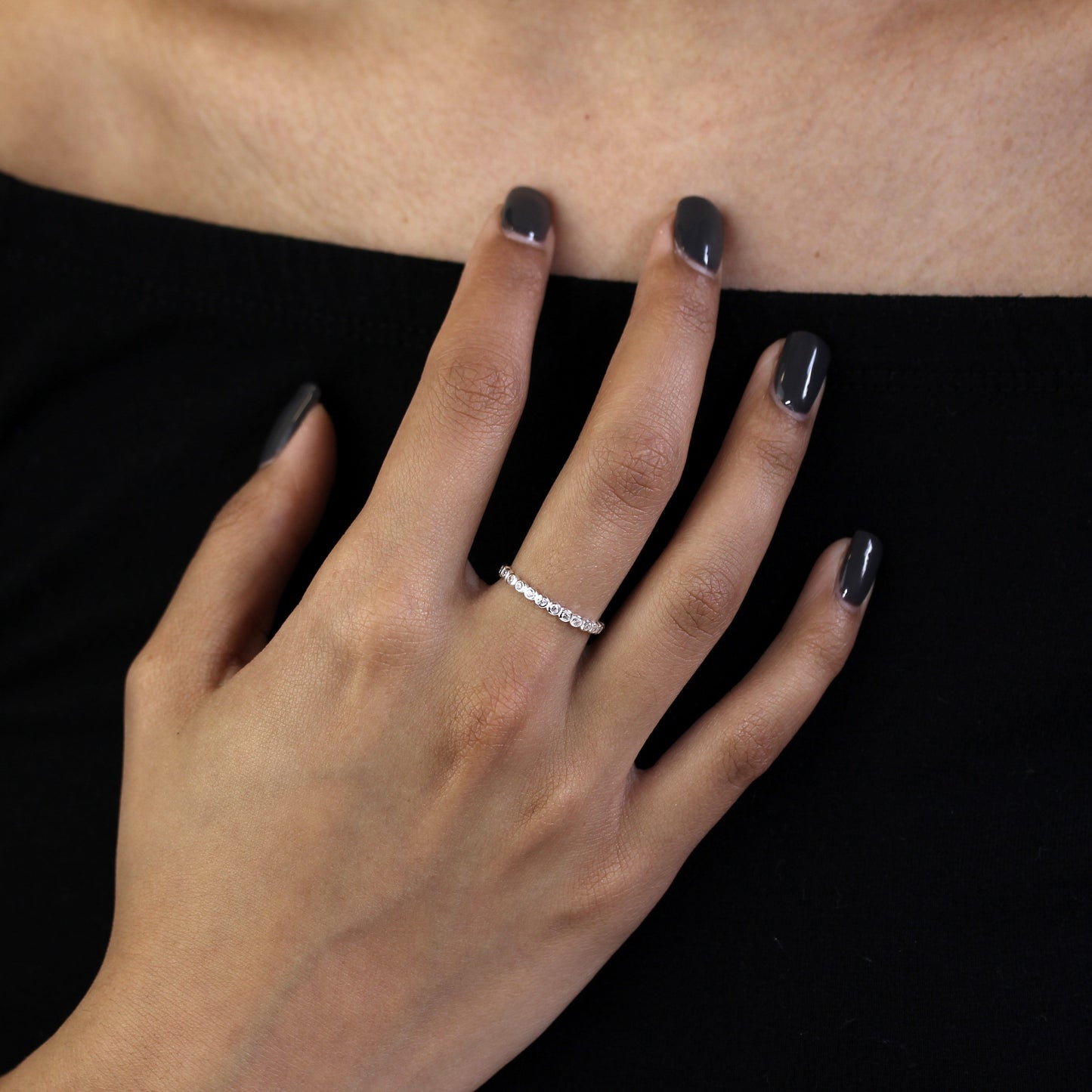 Bague demi-éternité en argent sterling avec pois - Tailles I à W