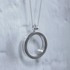 Grand médaillon flottant rond en argent sterling sur chaîne de 40 à 61 cm