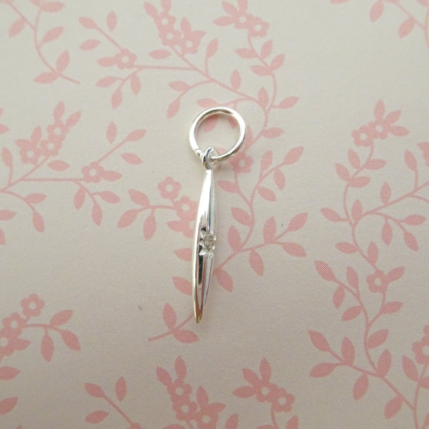 Pendentif en argent sterling et véritable diamant en forme de pointe