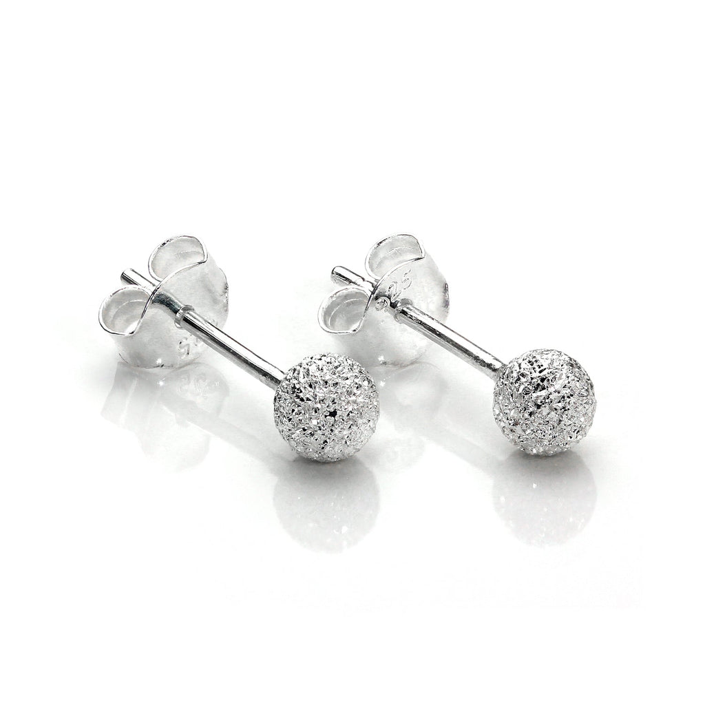 Boucles d'oreilles à tige en argent sterling avec boule givrée de 4 mm