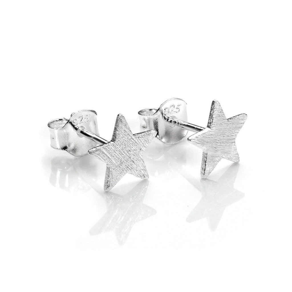 Boucles d'oreilles à tige en argent sterling brossé en forme d'étoile plate