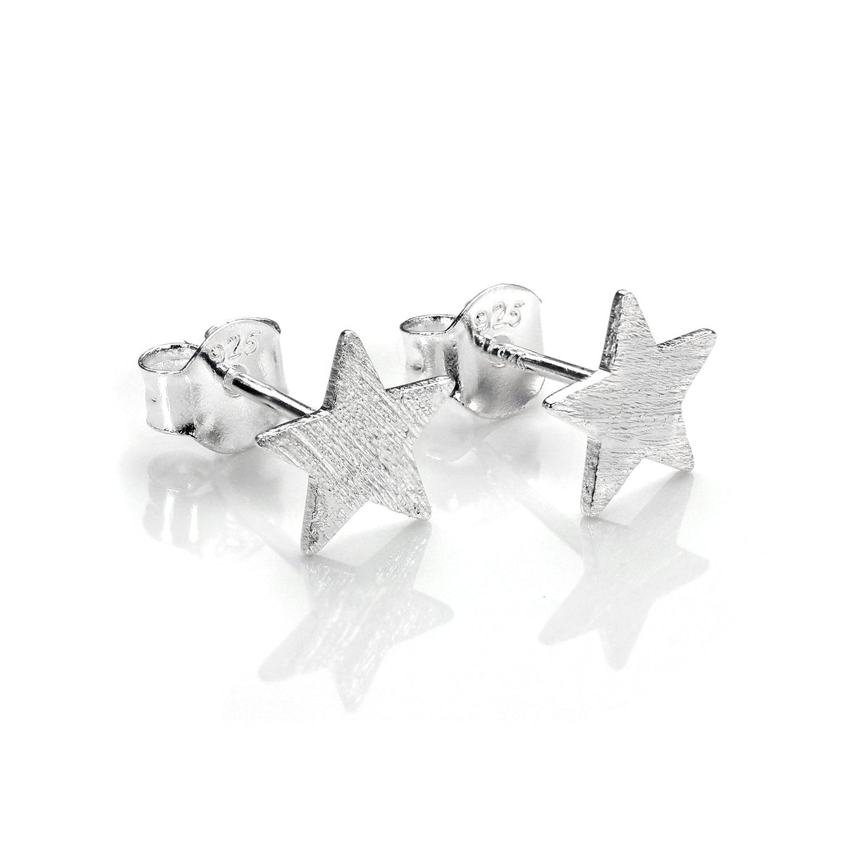 Boucles d'oreilles à tige en argent sterling brossé en forme d'étoile plate