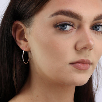 Boucles d'oreilles créoles dormeuses légères en argent sterling de 30 mm, taille diamant