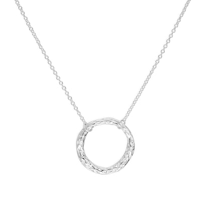 Collier en argent sterling martelé avec anneau Karma sur chaîne de 40 cm