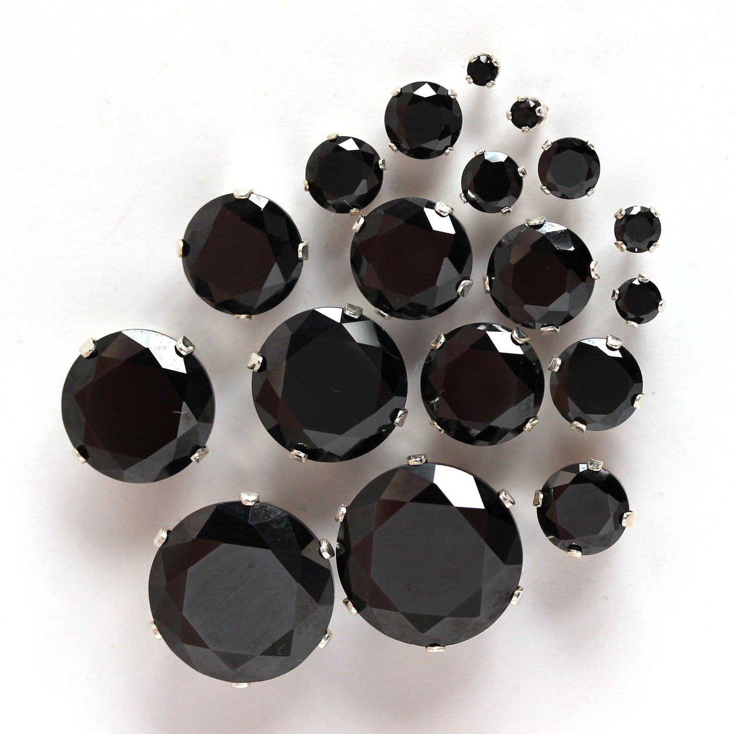 Boucles d'oreilles à tige rondes en argent sterling et oxyde de zirconium