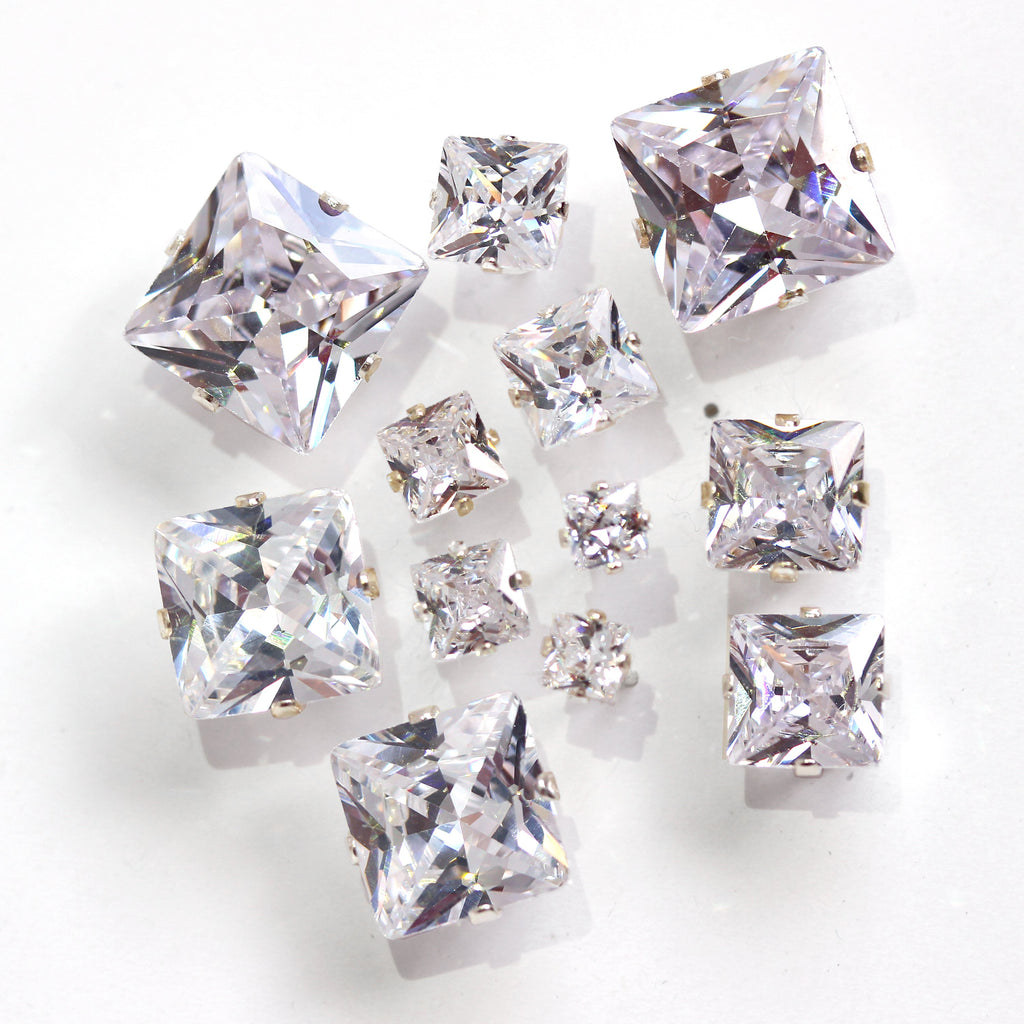 Boucles d'oreilles à tige carrées en argent sterling et oxyde de zirconium