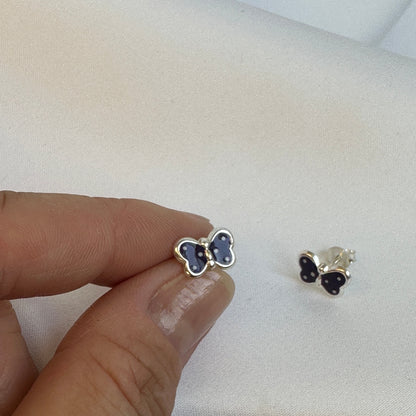 Boucles d'oreilles à tige en argent sterling avec papillon émaillé violet