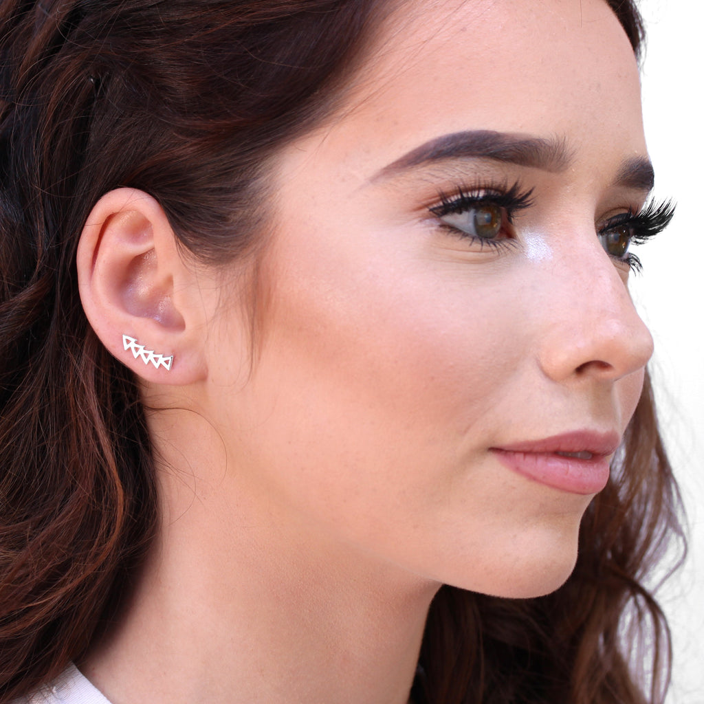 Boucles d'oreilles à tige triangulaires ouvertes en argent sterling