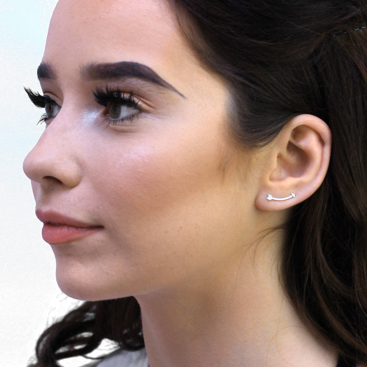 Boucles d'oreilles à tige en argent sterling avec flèche courbée