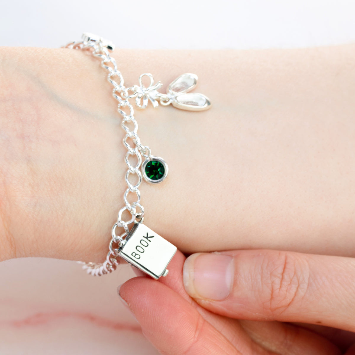Bracelet à breloques en argent sterling avec fermoir en forme de cœur
