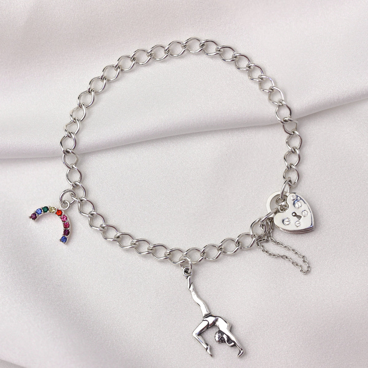 Bracelet à breloques en argent sterling avec fermoir en forme de cœur