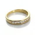 Bague d'éternité en or jaune 9 carats avec zircones cubiques transparents