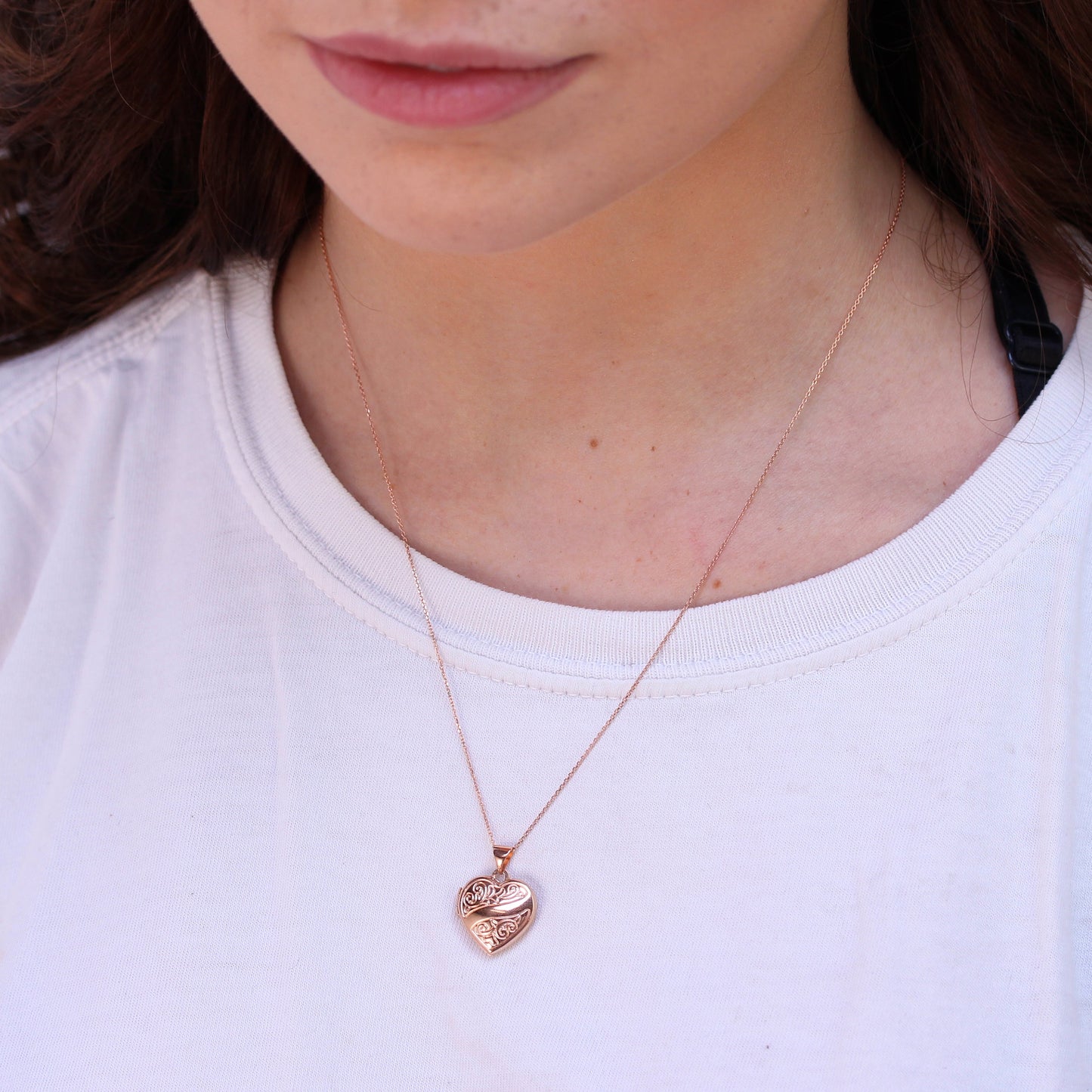 Médaillon cœur gravé en or rose 9 carats sur chaîne