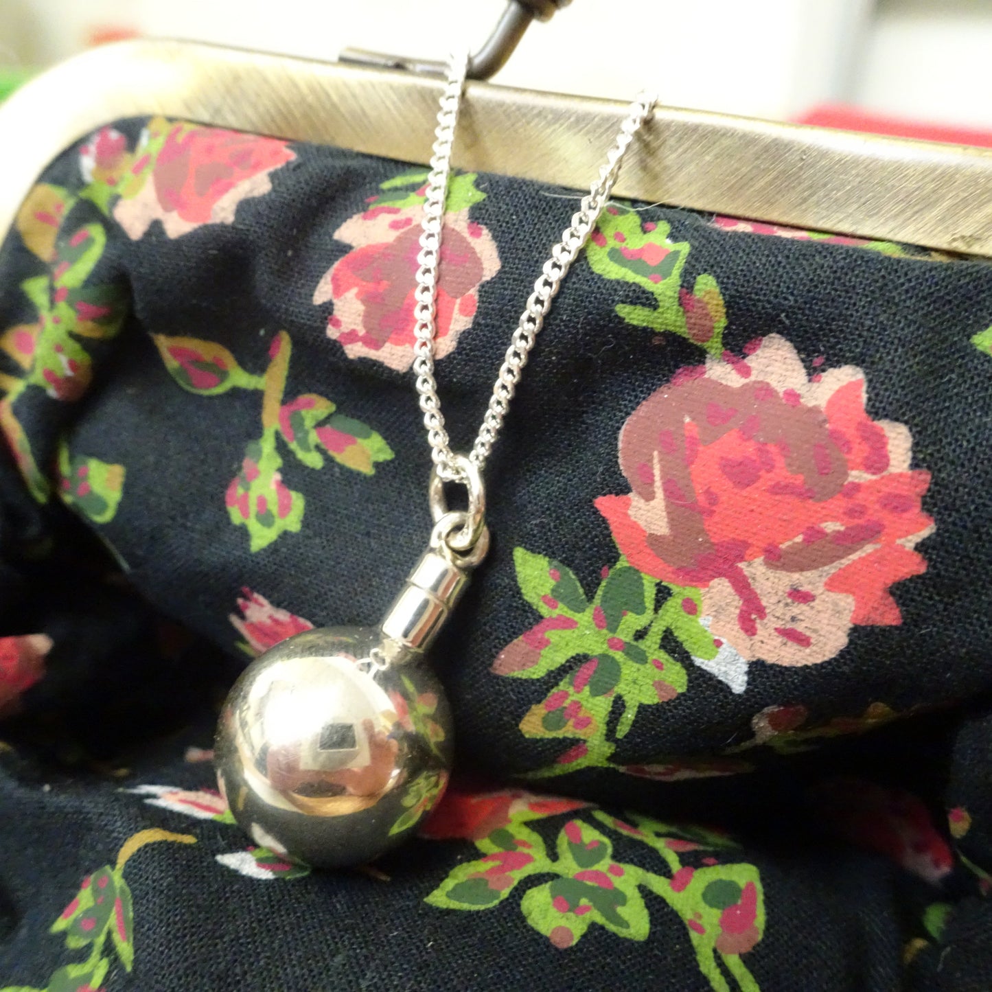 Collier avec pendentif boule en argent sterling en forme de bouteille de parfum ouvrable, 40 à 61 cm