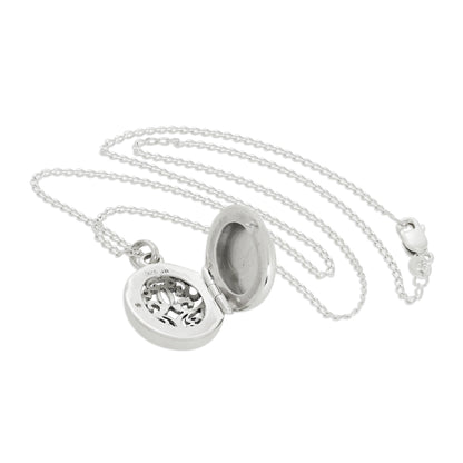 Médaillon ovale en argent sterling avec motif en filigrane découpé sur chaîne de 40 à 61 cm
