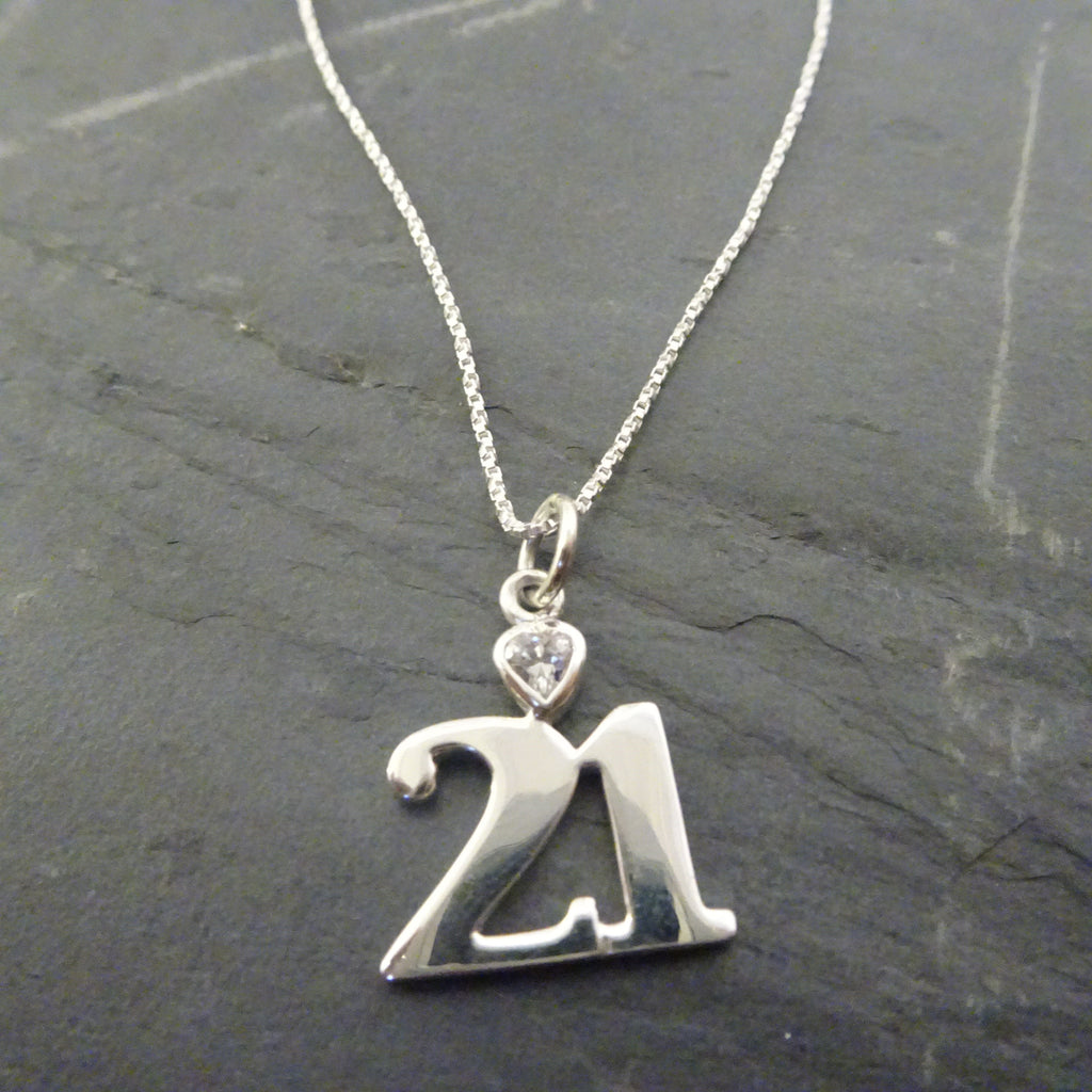 Pendentif en argent sterling 21 avec cœur en cristal CZ transparent sur chaîne de 40 à 61 cm