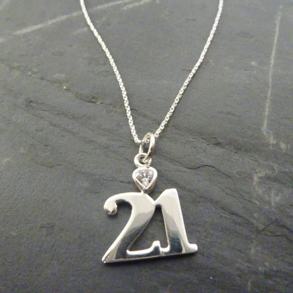 Pendentif en argent sterling 21 avec cœur en cristal CZ transparent sur chaîne de 40 à 61 cm