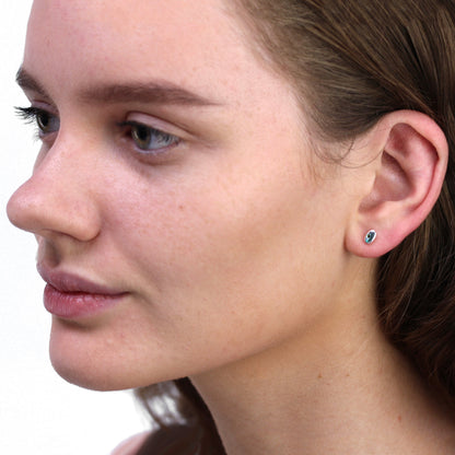 Boucles d'oreilles à tige en argent sterling et ormeau ovale de 6 mm