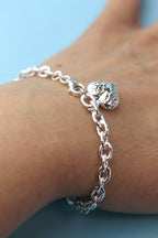 Bracelet à breloques en argent sterling massif avec breloque cœur bombé taille diamant